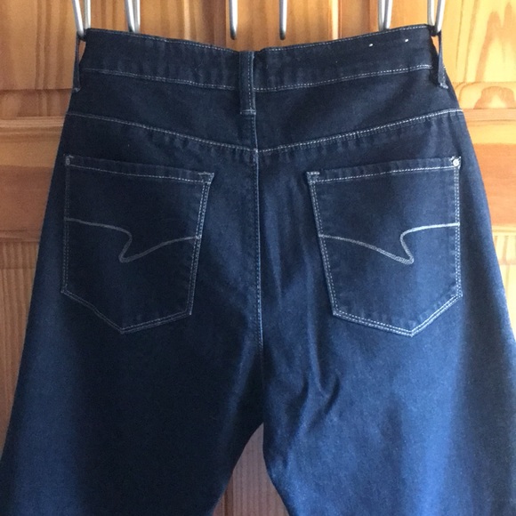 Jeans - Picture 3 of 4